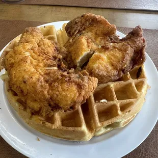 Chicken N&apos; Waffles