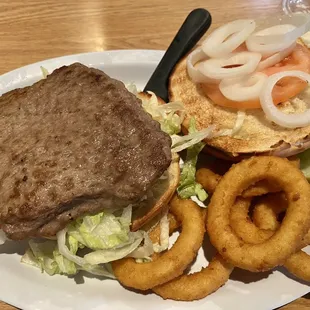 Classic Burger with onion rings