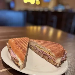 Cuban sandwich