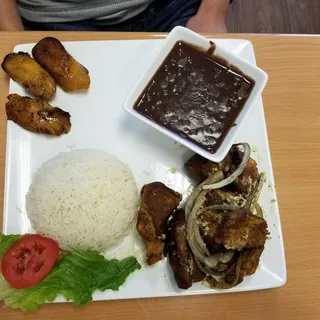 Chino Cubano. Cuban fried rice. Arroz frito cubano