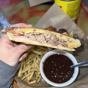 Cubano.