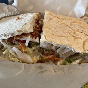 Pan Con Pollo.