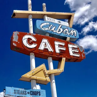 the sign for the restaurant