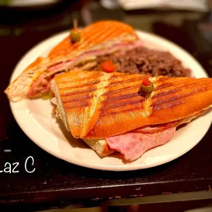 Sandwich Cubano con Congrí