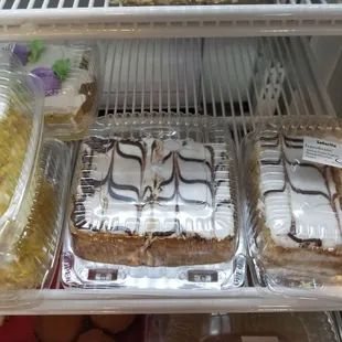 Dessert case