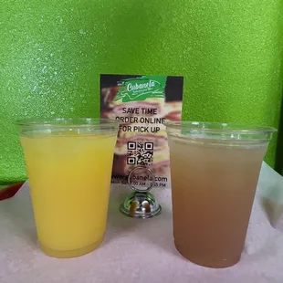 Jugos Naturales como en casa  Naranja Tamarindo Tambien tienen  Acerola Limonada And the best of the best  Parcha / Chinola