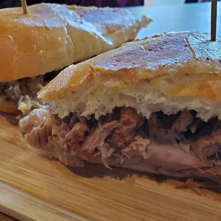 PAN CON LECHON