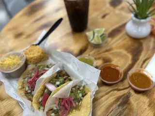 Chatos Tacos
