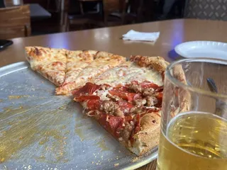 B & J's Pizza