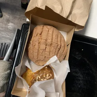 Pastries (concha and corn pastry)