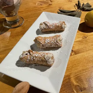 CANNOLI