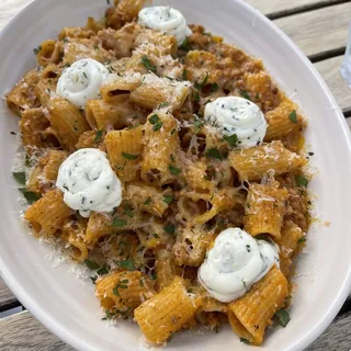 rigatoni bolognese