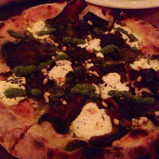 mushroom goat cheese pizza