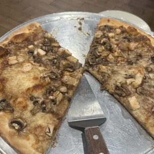 Chicken Marsala Pizza - Medium
