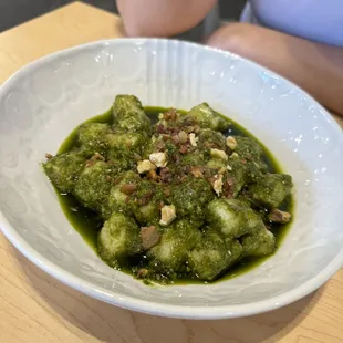 Gnocchi w/ Genovese Sauce (great!)