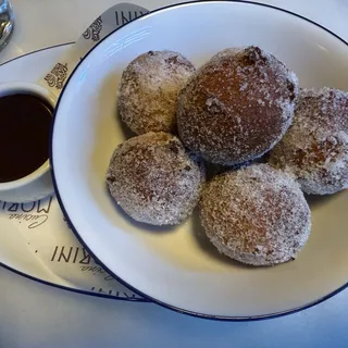 Ricotta Bomboloni