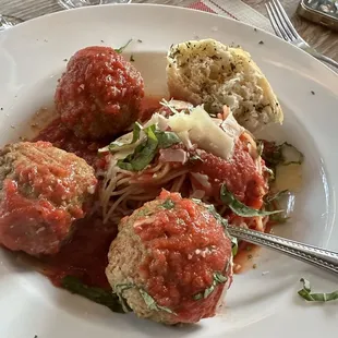 Capellini pasta &amp; meatballs ( Delicious )