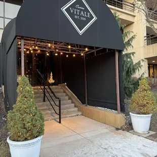 ramen and noodles, outside