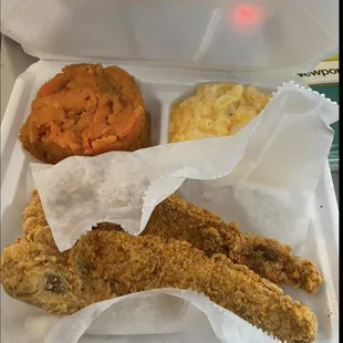 a tray of fried food