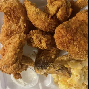 food, chicken wings and fried chicken