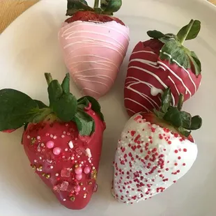 Pretty Chocolate Covered Strawberries