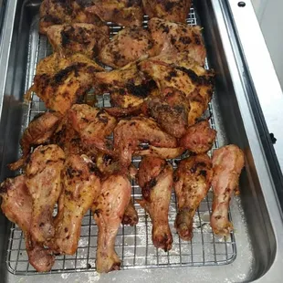 chicken wings and fried chicken, fried chicken wings, fried chicken, chicken, bbq wings, poultry, chicken wings, food, bbq chicken