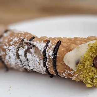 Best cannoli, so fresh!!