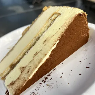 Tiramisu Cake