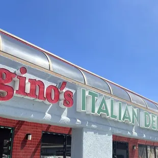 It&apos;s off the strip in a strip mall