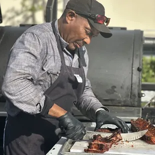 Cujo cutting ribs.