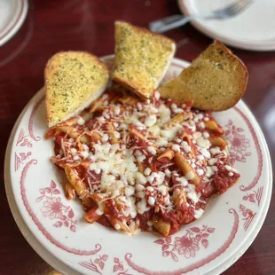 Penne pasta with mariana sauce