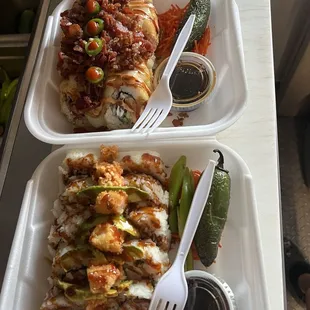 the food, 100% recommend, amazing sushi rolls and mariscos.