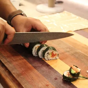 Cutting sushi