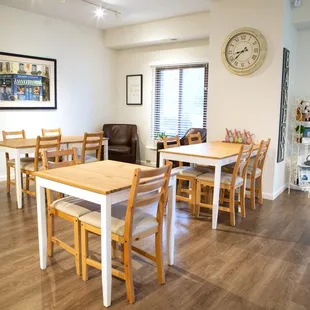 Great place to meet up with friends or clients!