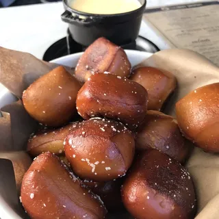 Soft Pretzels & Provolone Fondue