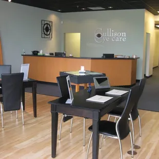 Sit down with one of our experienced opticians to choose the right frame &amp; lens for you!