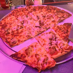 Sausage mushroom pizza. Yum