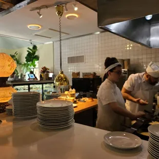 Open kitchen &amp; order counter