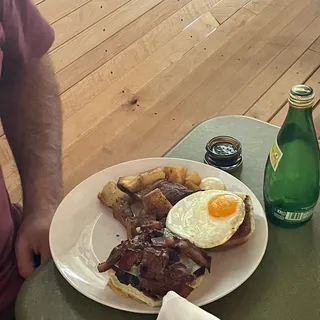ATTABOY BRUNCH BURGER - w/GLACE