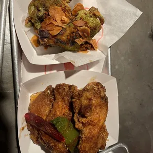 Jalapeno Garlic Dry Rubbed - 3 Pc. delicious smoky flavor to the bone! There were also fried garlic chips. And the Southern bone in wings.