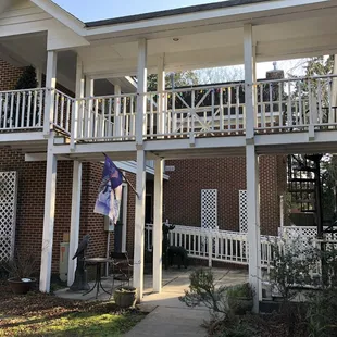 Detached building with additional guest rooms.