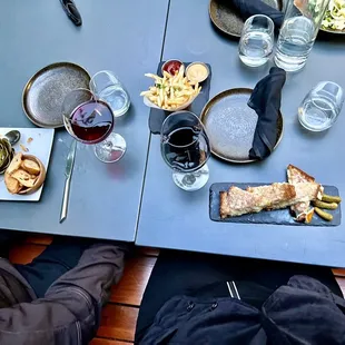 Dinner and wine with pommes frites