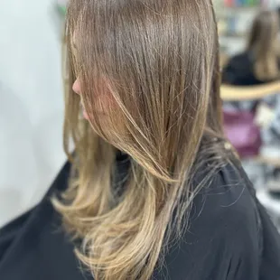 Another great example of a lived in color and cut. Keeping her maintenance to twice a year.