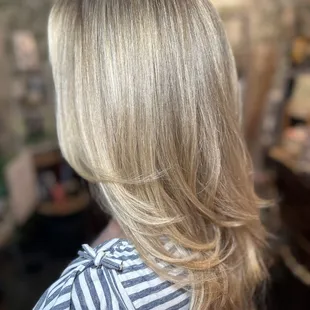 This Blonding service will only need to be refreshed every 16 to 20 weeks. That's the bonus of lived in hair!