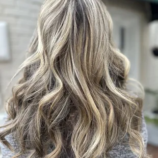 Bright with natural grow out is a win for everyone!