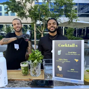 3 cocktails 2 bartenders