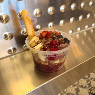 Superman superfood Acai bowl