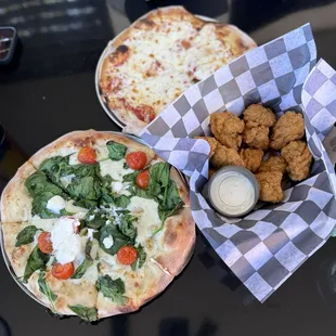 Popeye pizza and cheese pizza.  YUM!