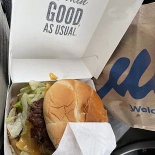 Culver&apos;s Deluxe butterburger