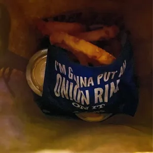 Onion rings and cheesy sauce